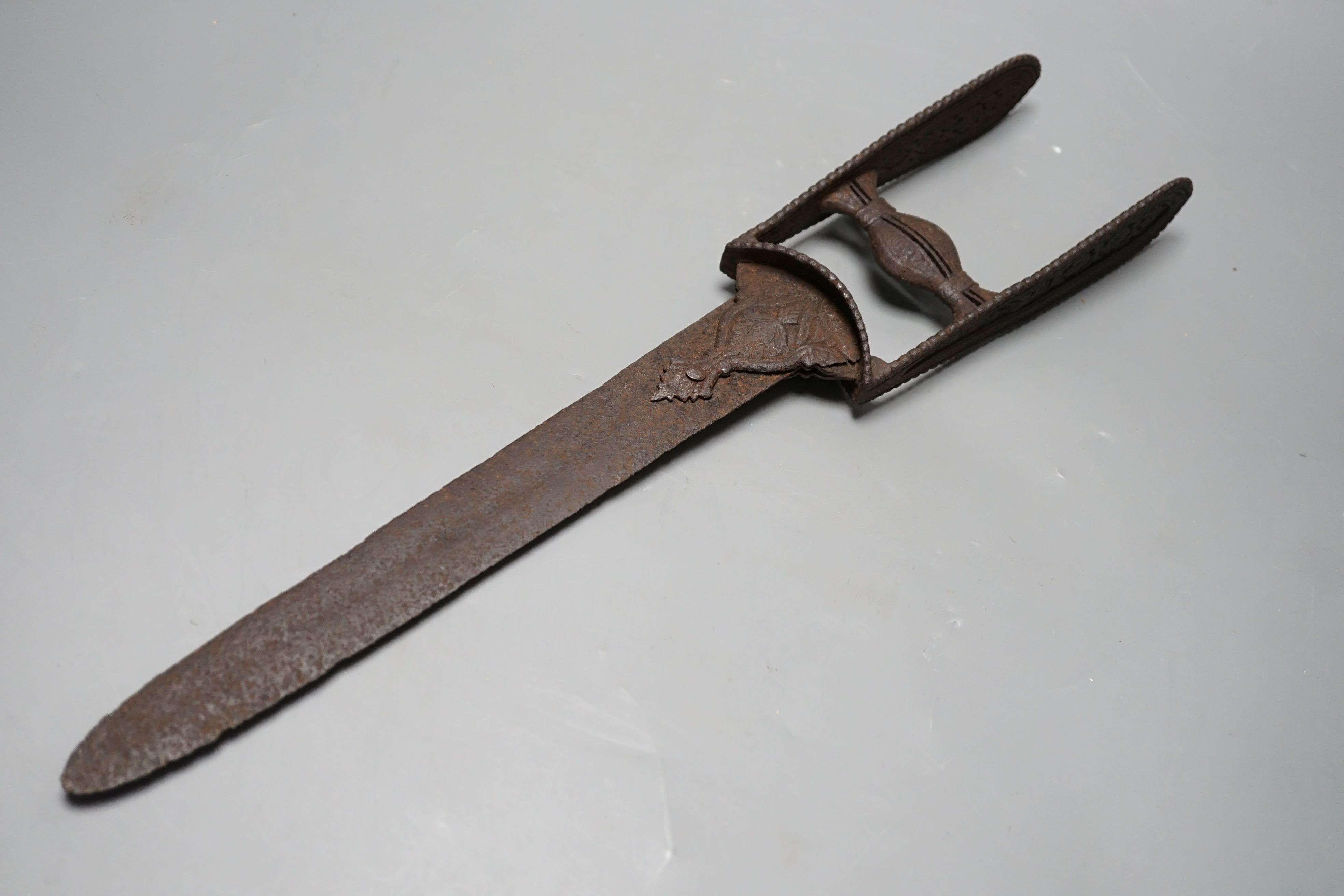 A 17th/18th century Indian dagger Katar, 48cm total length